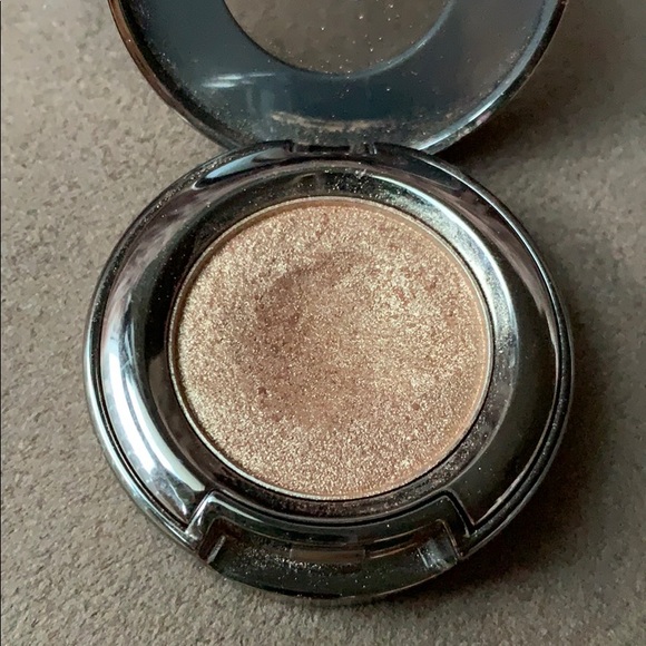 Urban decay gold  eyeshadow - Picture 3 of 6